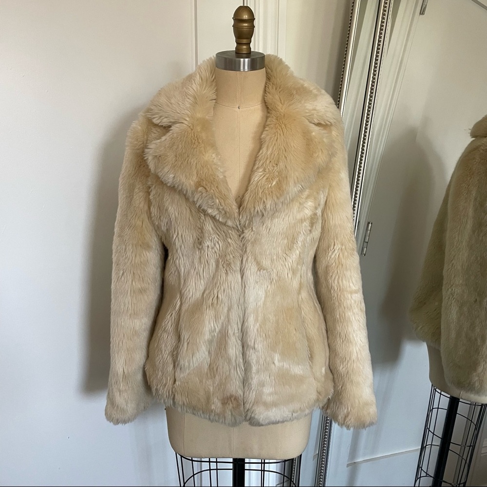 JAKKE faux fur cream coat size XS